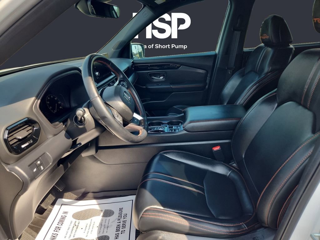 Used 2025 Honda Pilot TrailSport image 9