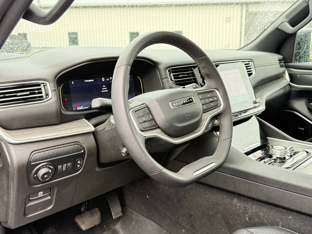 Used 2024 Jeep Wagoneer Series III w/ Premium Group I AWD/4WD image 20
