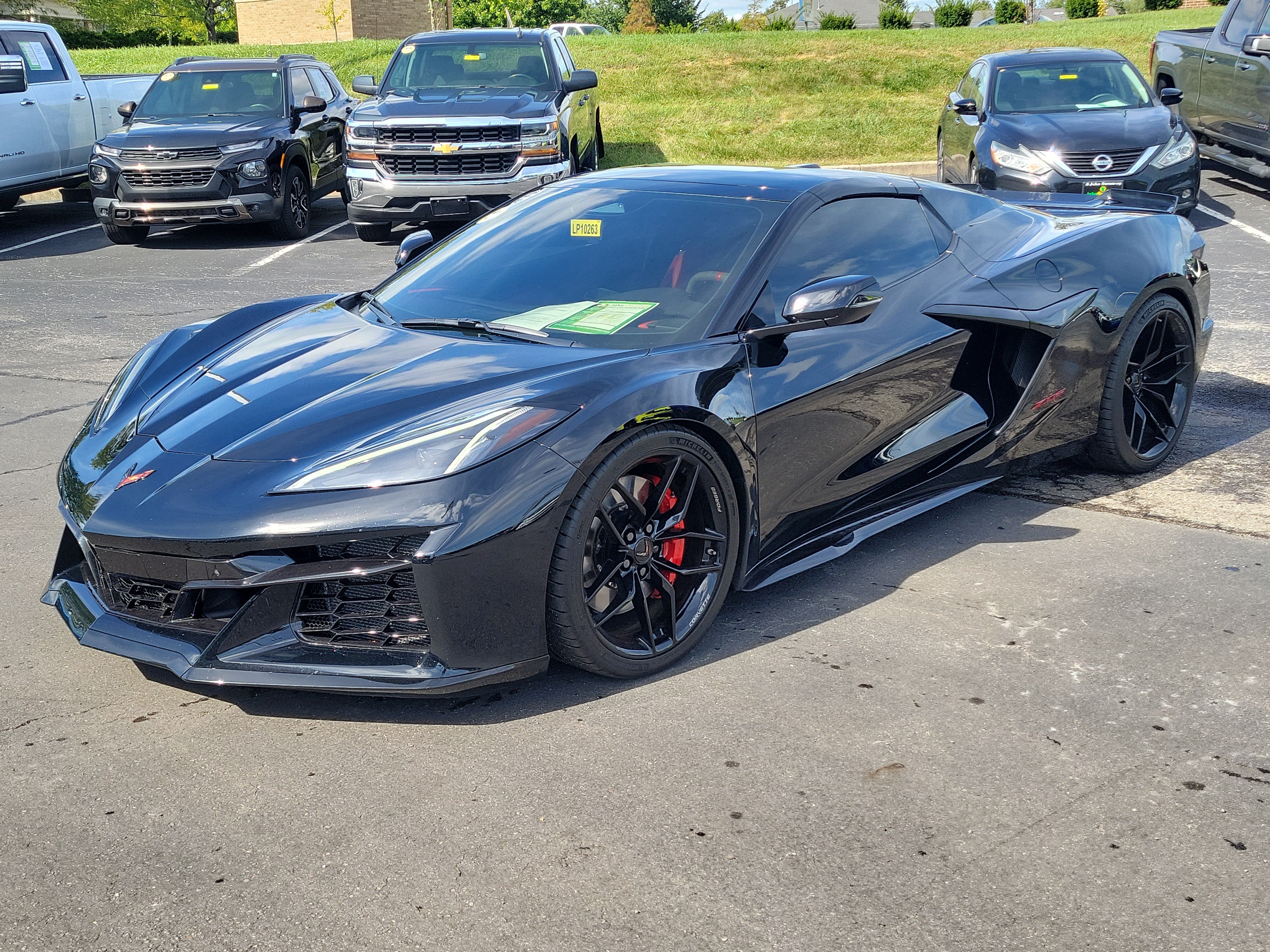 Used 2025 Chevrolet Corvette Z06 RWD image 2