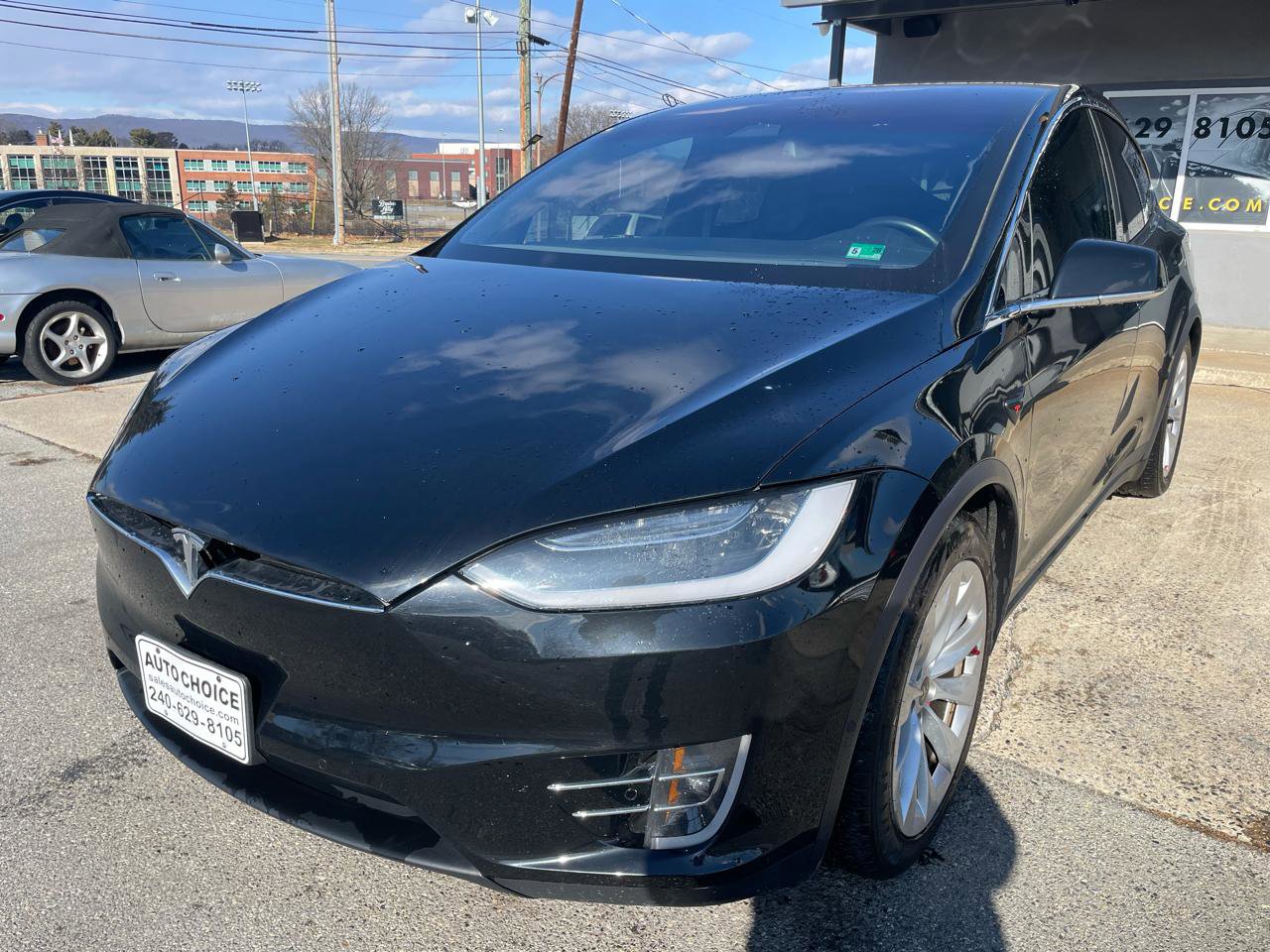 Used 2019 Tesla Model X 100D image 4