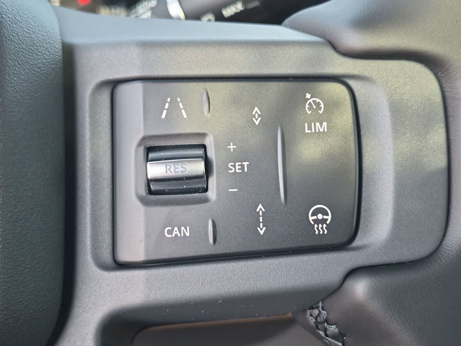 New 2026 Land Rover Defender 110 X-Dynamic SE AWD/4WD image 19