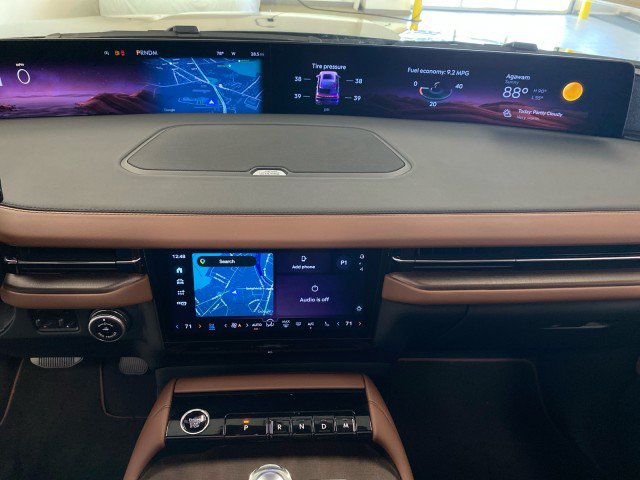 New 2026 Lincoln Navigator Reserve AWD/4WD image 25