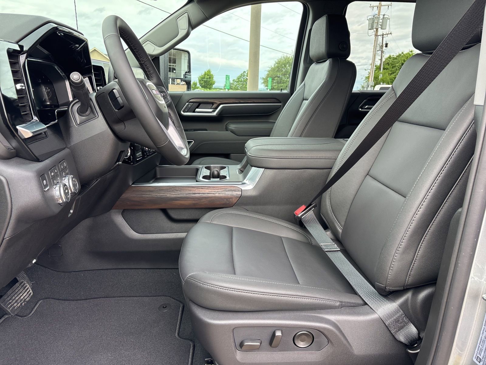 New 2026 GMC Sierra 2500 SLT w/ SLT Premium Package AWD/4WD image 15