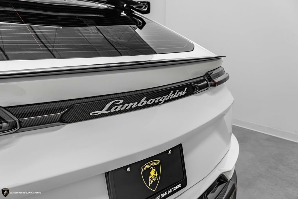 Used 2023 Lamborghini Urus Performante AWD/4WD image 19
