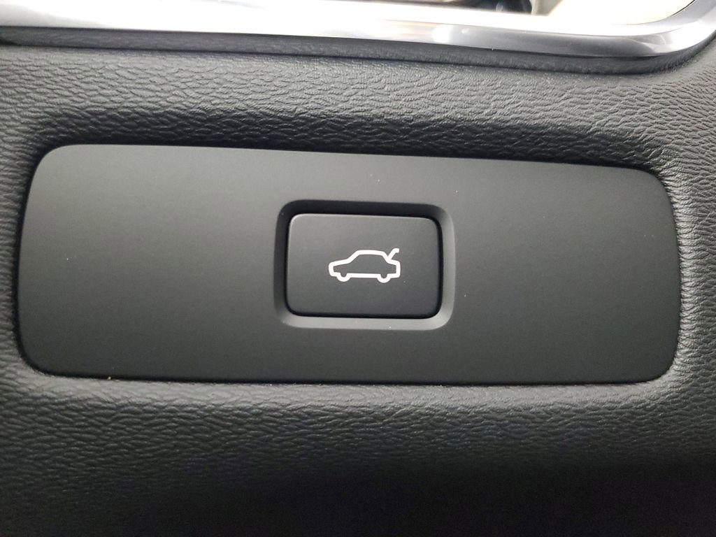 New 2026 Volvo XC60 B5 Plus w/ Climate Package image 36