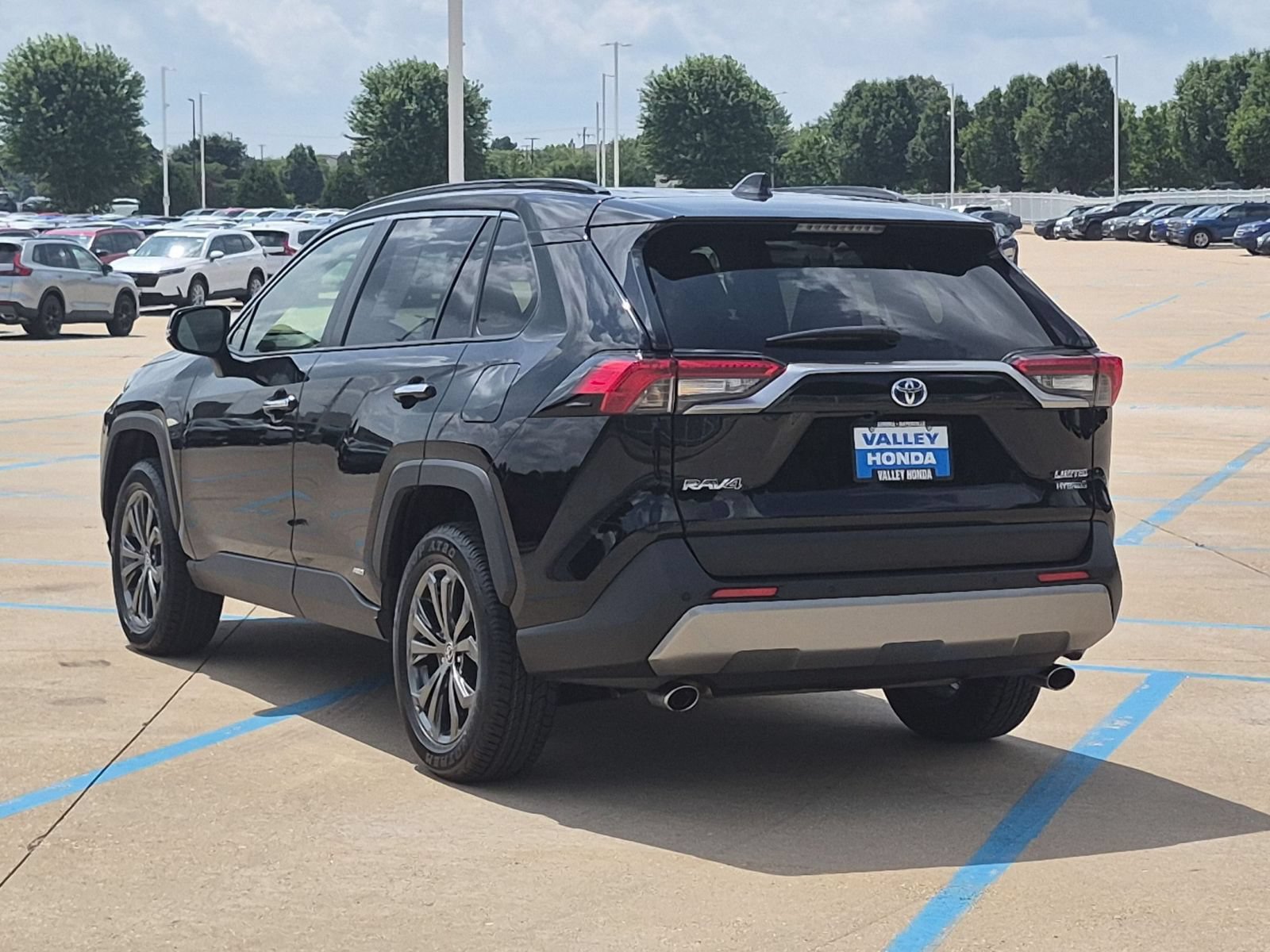 Used 2022 Toyota RAV4 Limited w/ Limited Grade Weather Package AWD/4WD image 8