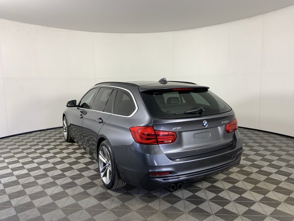 Used 2017 BMW 330i xDrive Wagon w/ Premium Package image 7