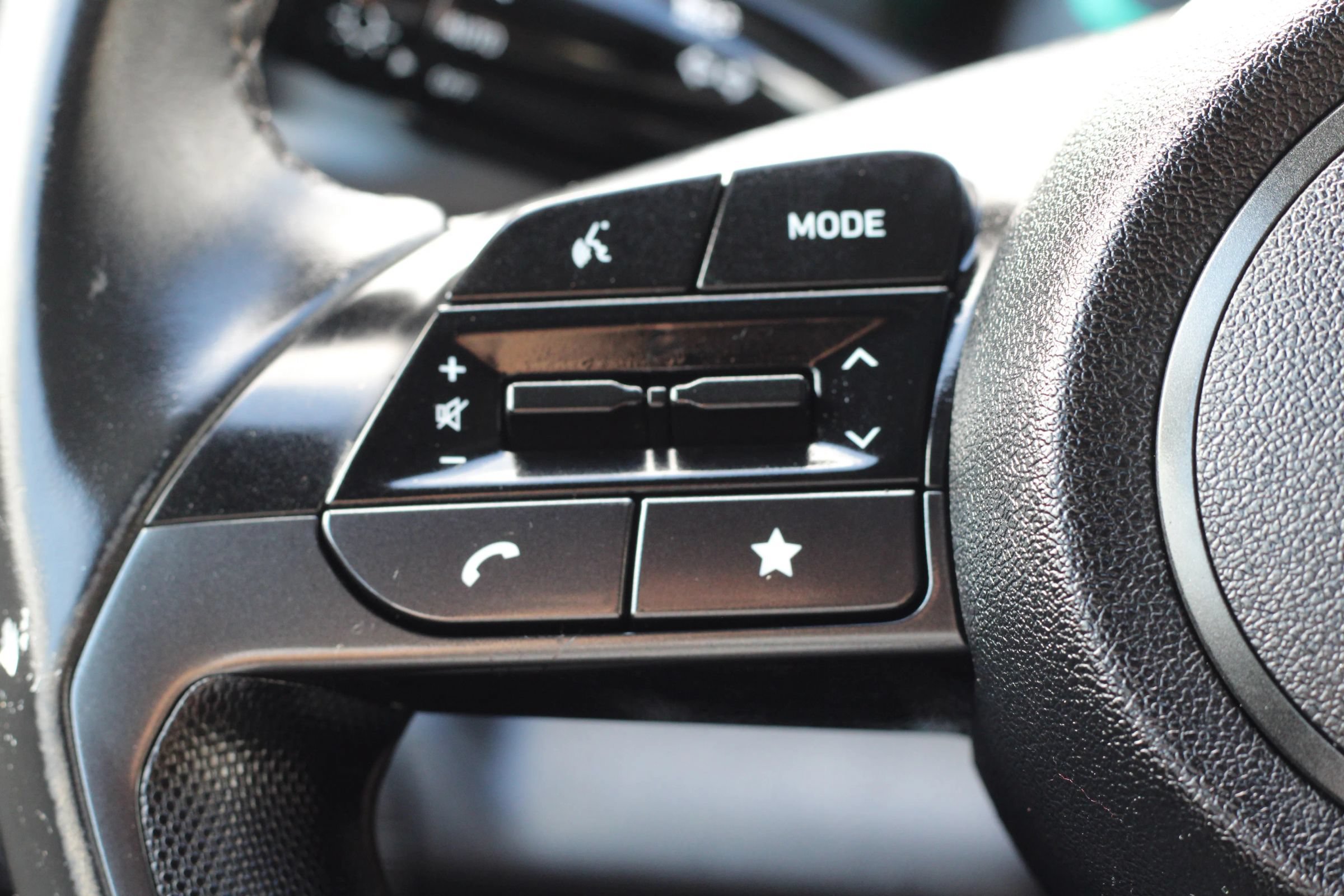 Used 2025 Hyundai Elantra Sport FWD image 16