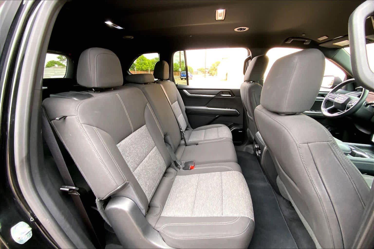 Used 2025 GMC Acadia Elevation FWD image 20