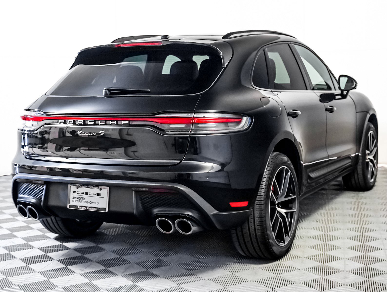 Used 2025 Porsche Macan S image 10