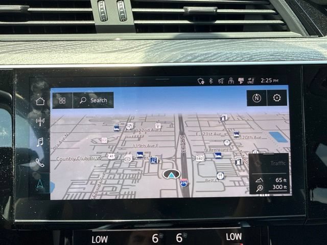 Used 2024 Audi Q8 e-tron Premium Plus w/ Premium Plus Package AWD/4WD image 21