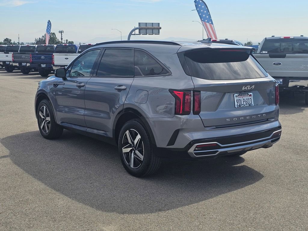 Used 2022 Kia Sorento S image 4