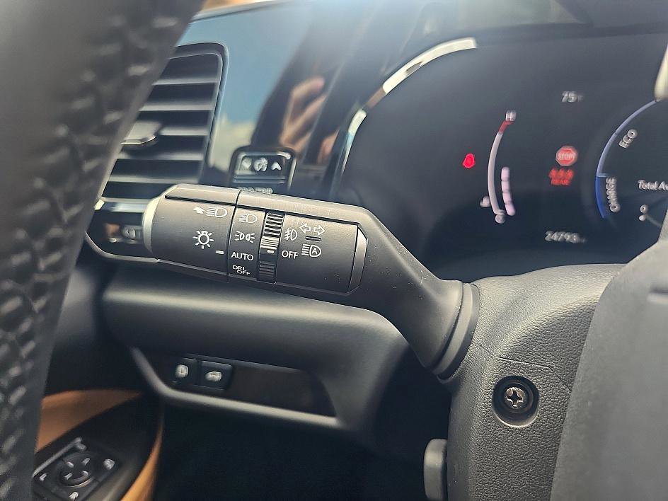 Used 2022 Lexus NX 350h NX 350h Premium image 20