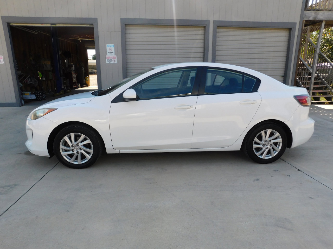 Used 2012 MAZDA MAZDA3 i Touring image 4