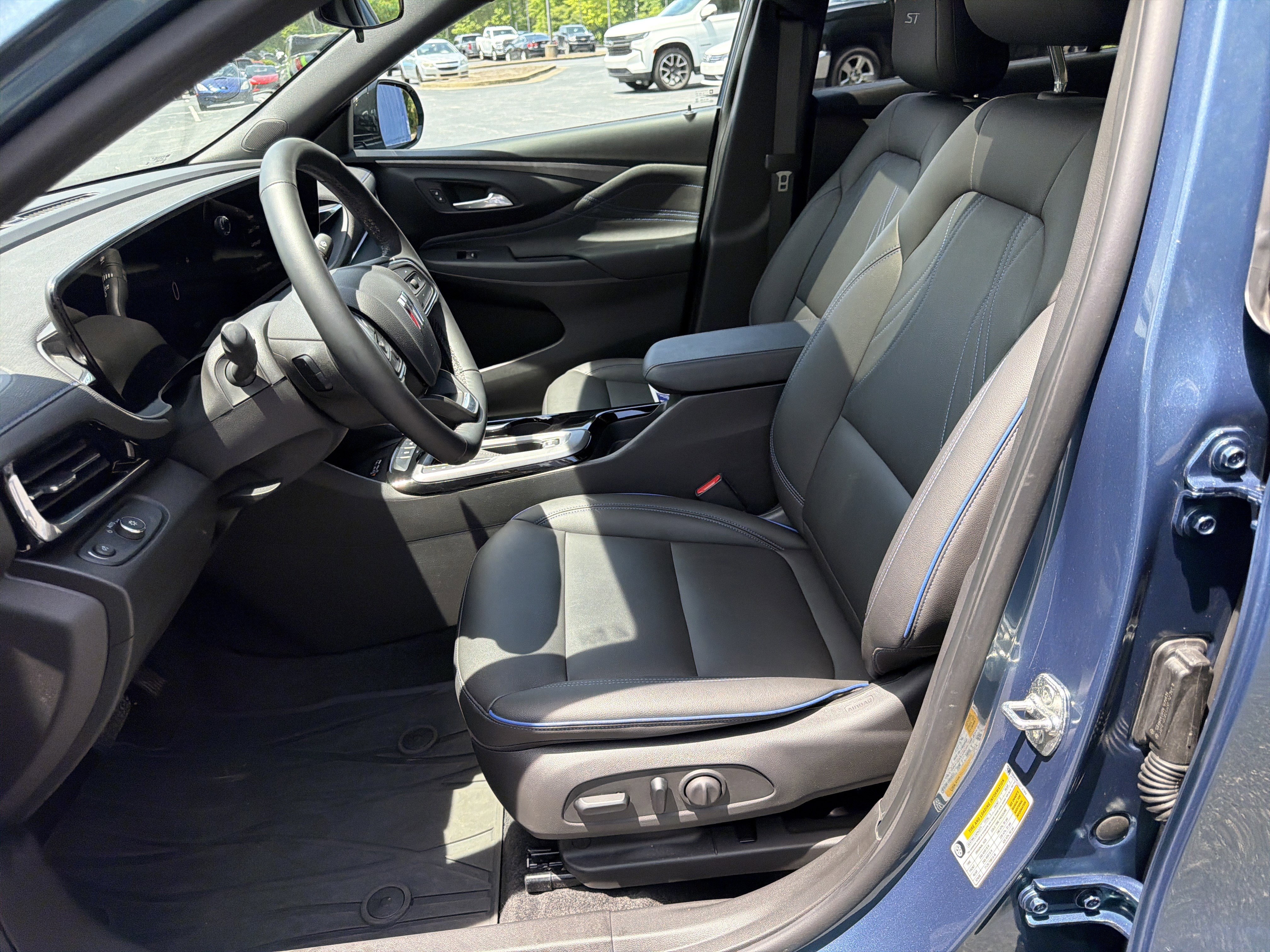 Used 2024 Buick Envista Sport Touring w/ Convenience I Package FWD image 9