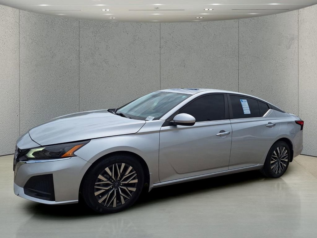 Used 2023 Nissan Altima 2.5 SV w/ SV Premium Package FWD video 1