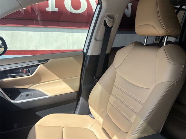 Used 2023 Toyota RAV4 XLE Premium image 24