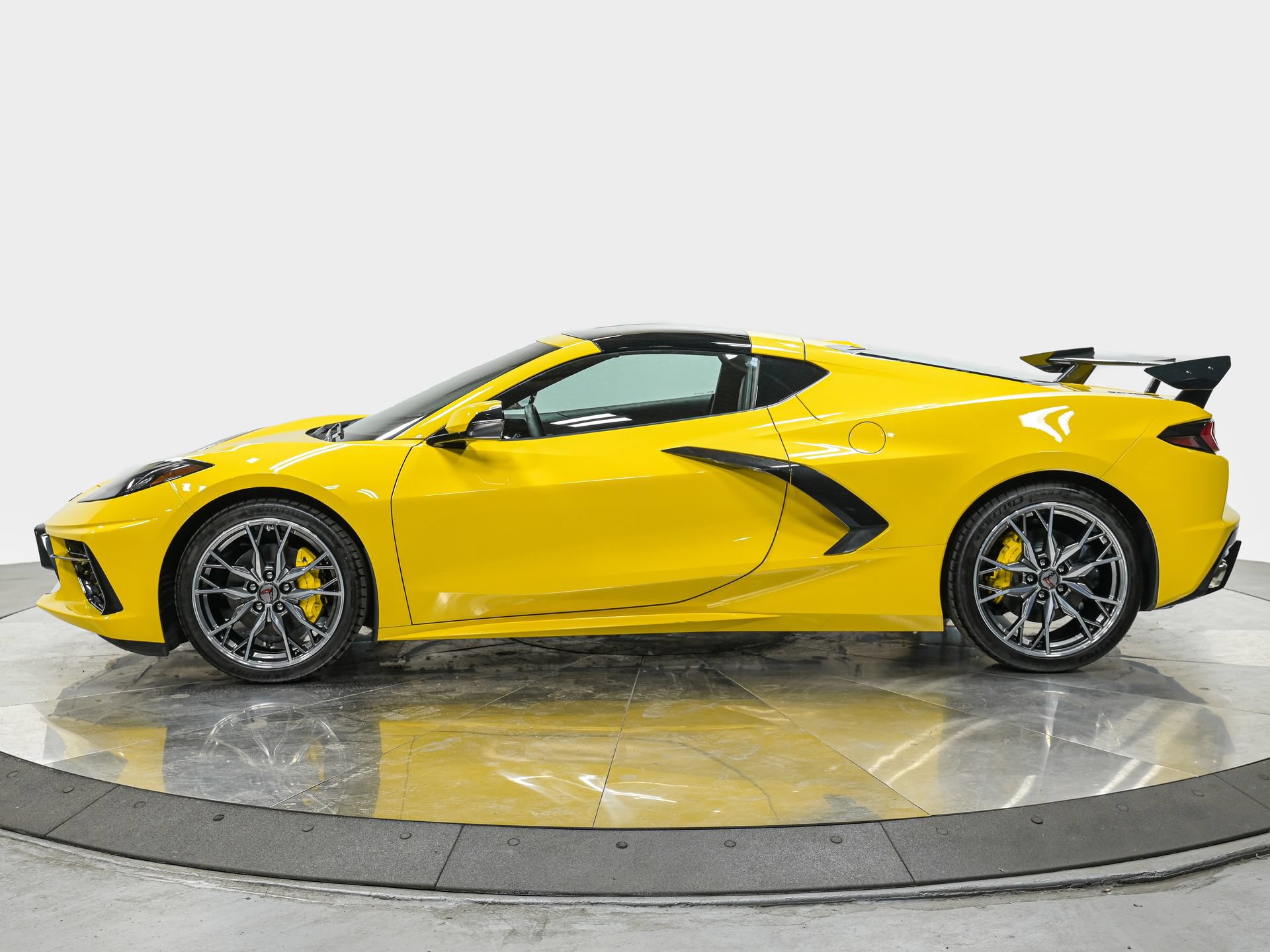 Used 2026 Chevrolet Corvette Stingray Coupe w/ 1LT RWD image 2