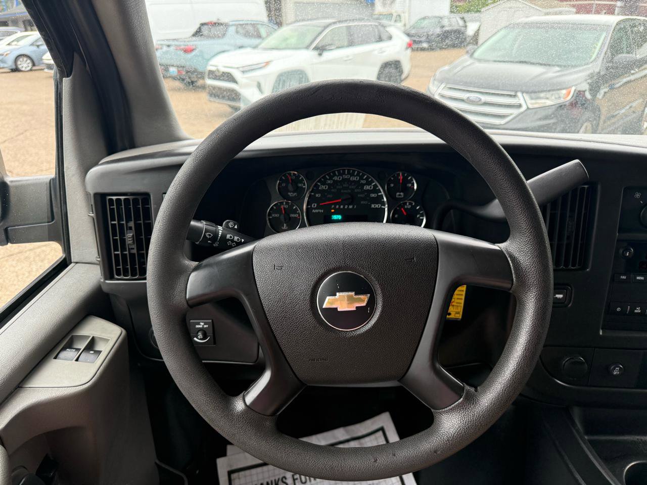 Used 2015 Chevrolet Express 2500 RWD image 18