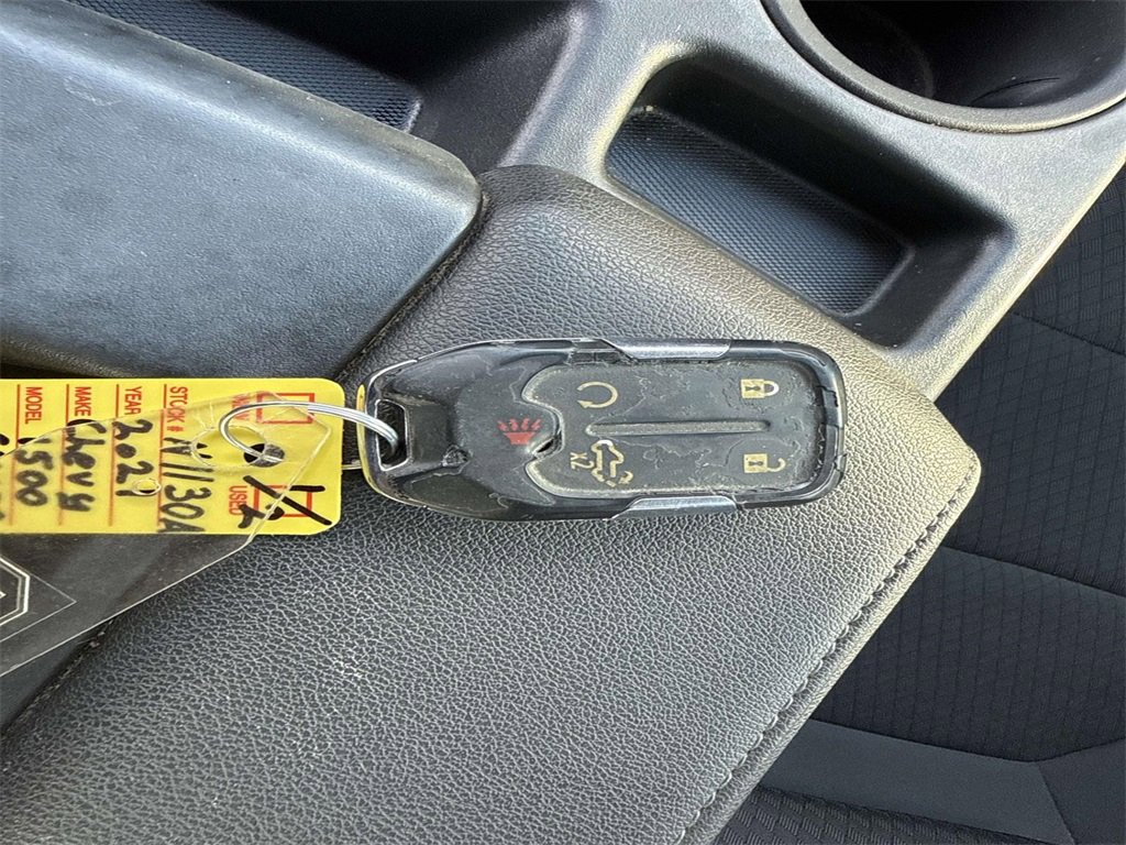 Used 2021 Chevrolet Silverado 1500 LT image 32