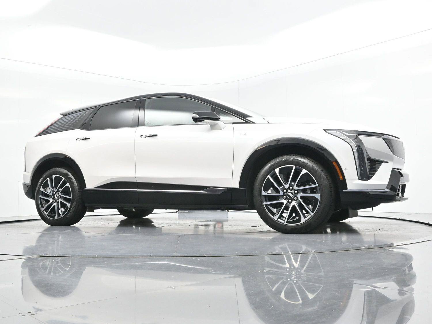 Certified 2025 Cadillac Optiq Sport 1 AWD/4WD image 47