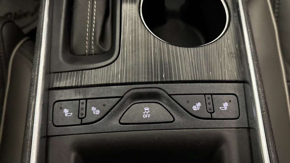 Used 2017 Chevrolet Impala Premier FWD image 24