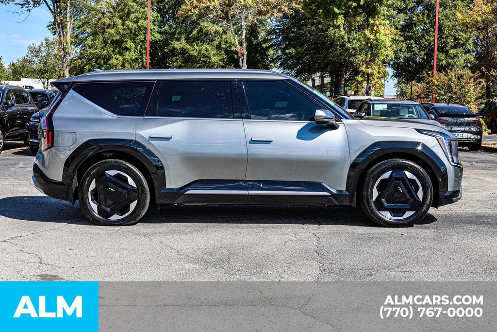 Used 2024 Kia EV9 Land image 10