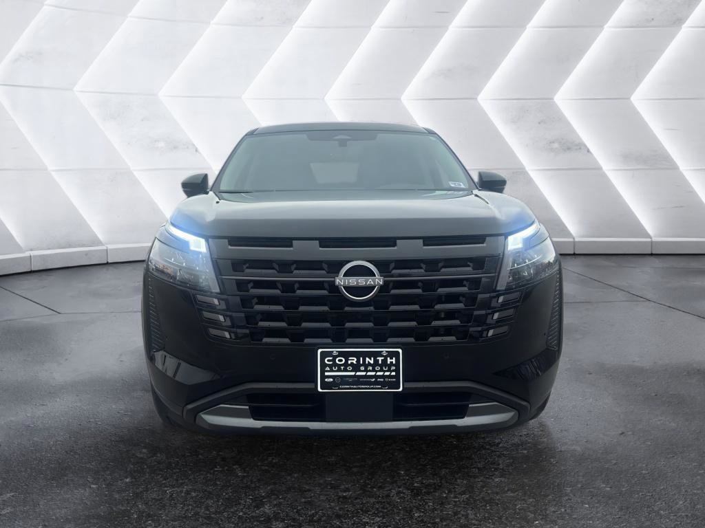 New 2026 Nissan Pathfinder SL image 2