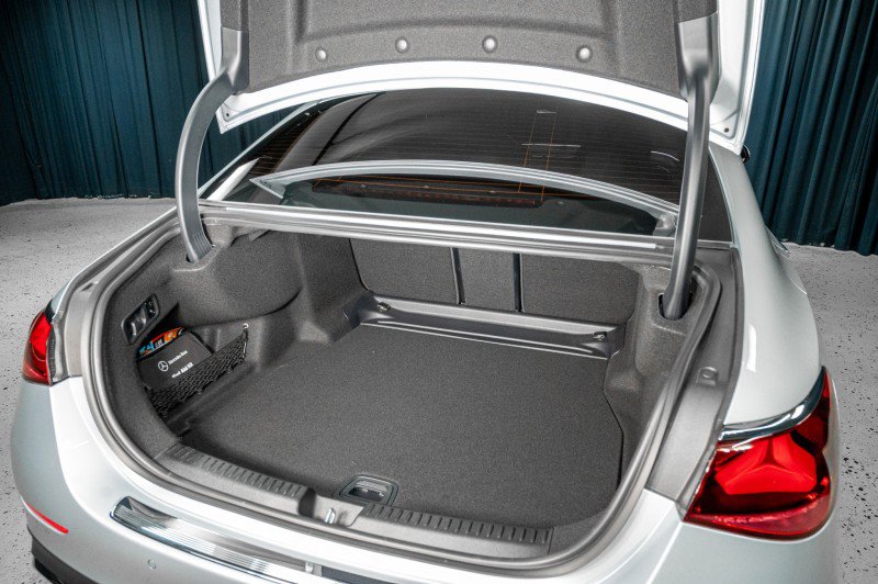 New 2026 Mercedes-Benz E 450 4MATIC Sedan image 6