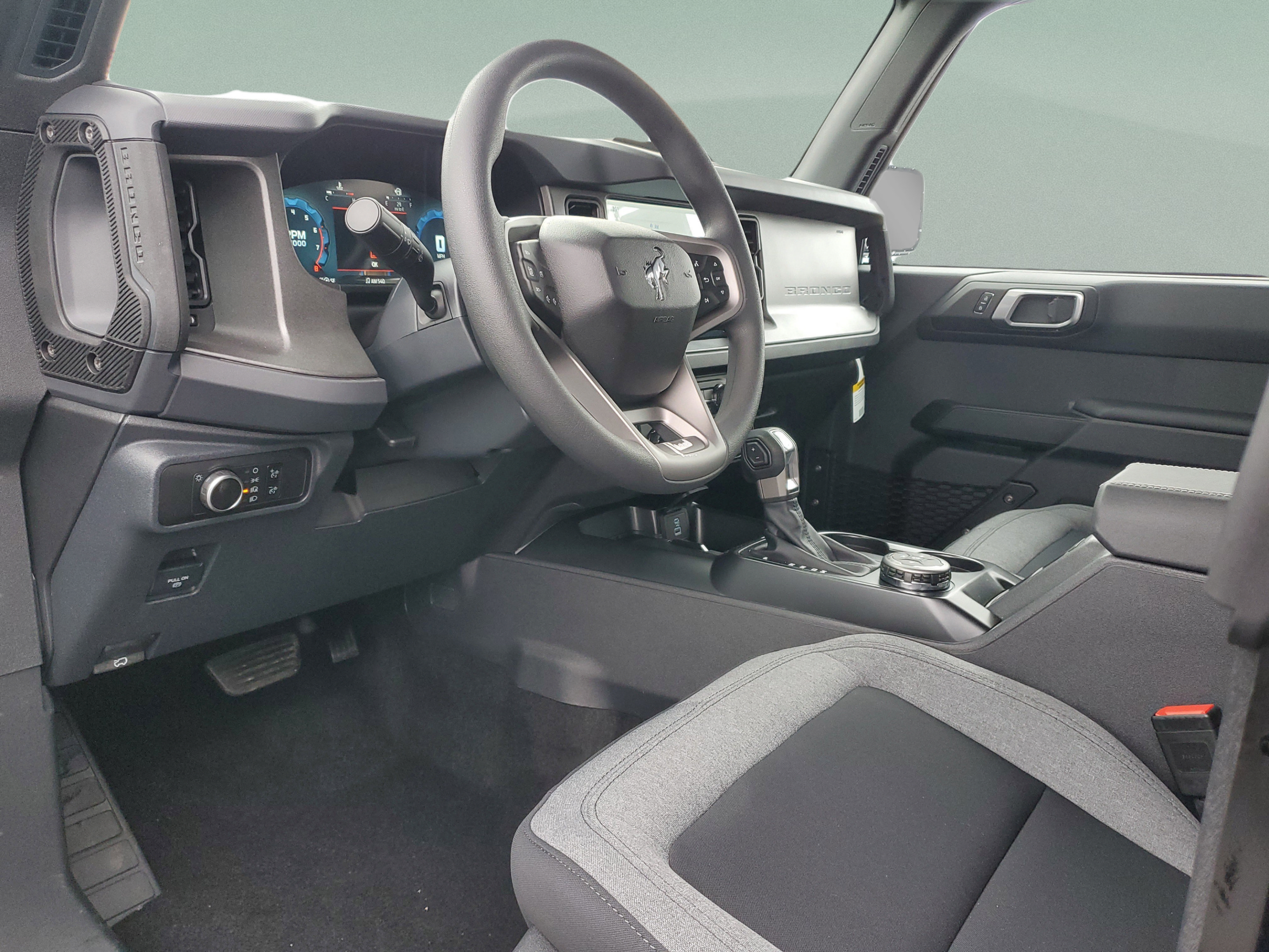New 2025 Ford Bronco 4-Door AWD/4WD image 12