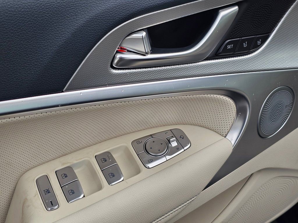 New 2026 Genesis G70 2.5T Prestige image 32