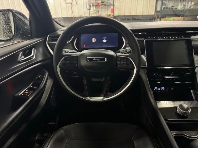 Used 2023 Jeep Grand Cherokee Altitude image 24