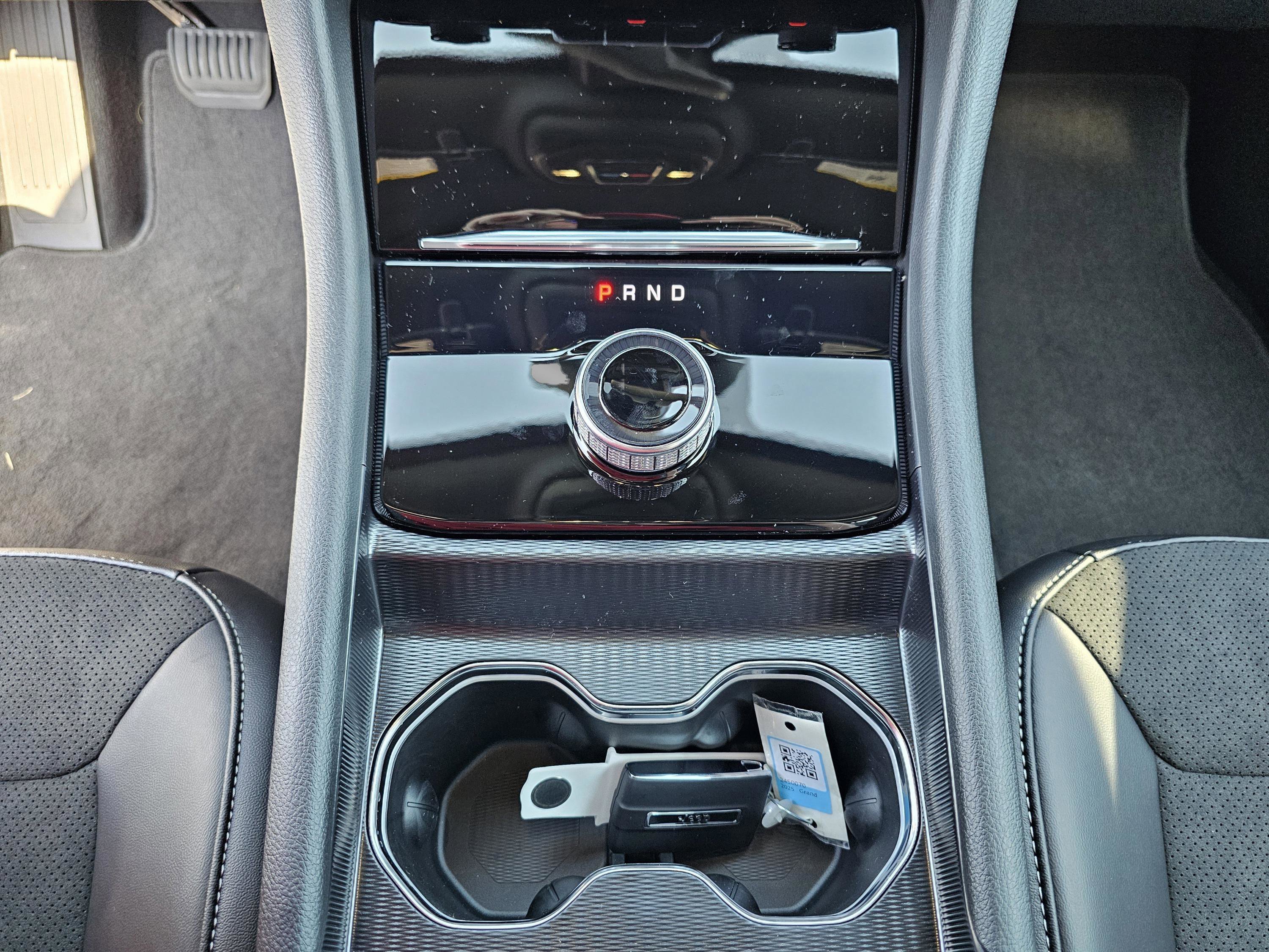 New 2025 Jeep Grand Cherokee L Altitude image 19