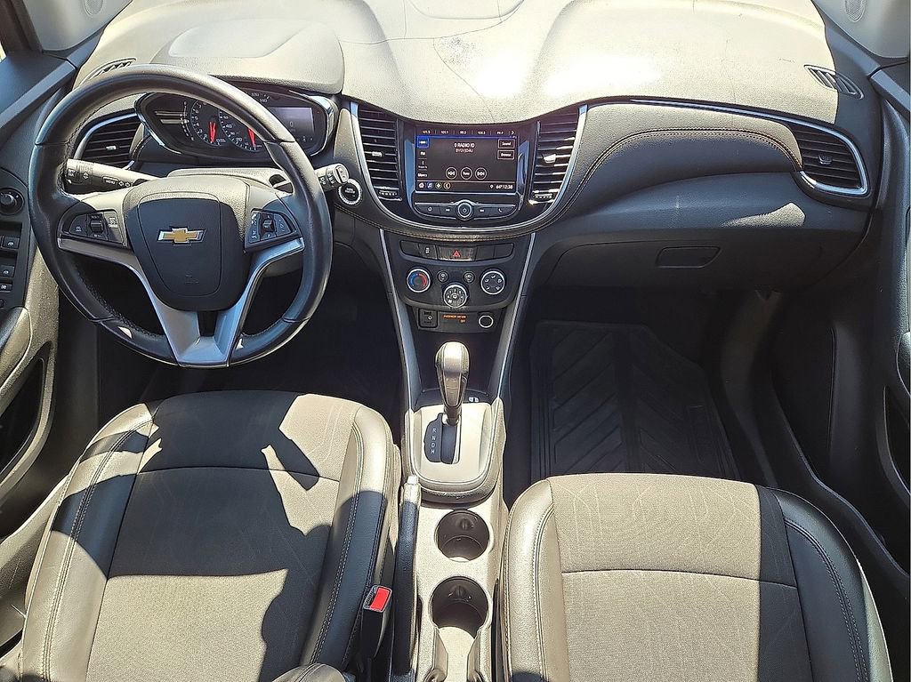 Used 2021 Chevrolet Trax LT w/ LT Convenience Package AWD/4WD image 15