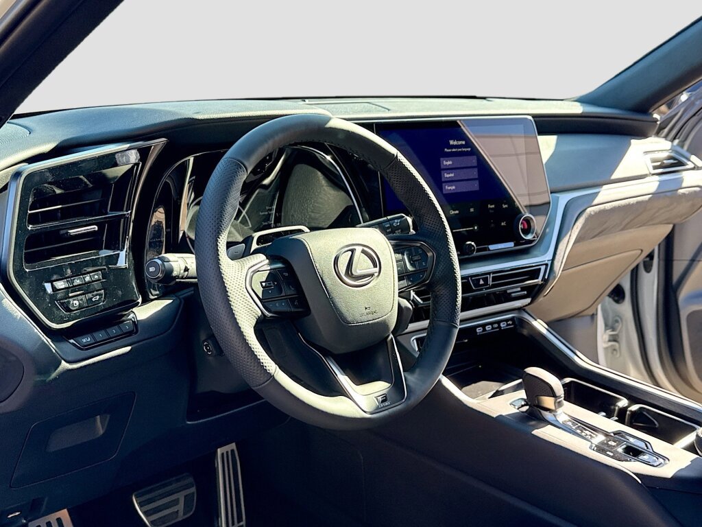 New 2026 Lexus TX 500h AWD image 4