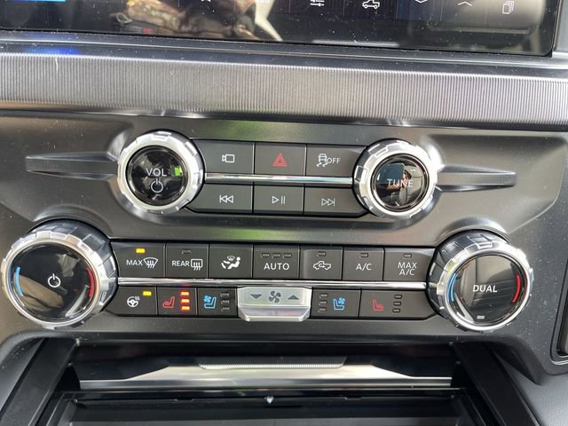 New 2026 Ford F350 Platinum w/ FX4 Off-Road Package image 21