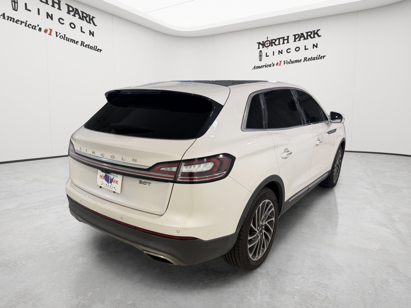Used 2019 Lincoln Nautilus Reserve w/ Driver Assistance Package FWD image 5