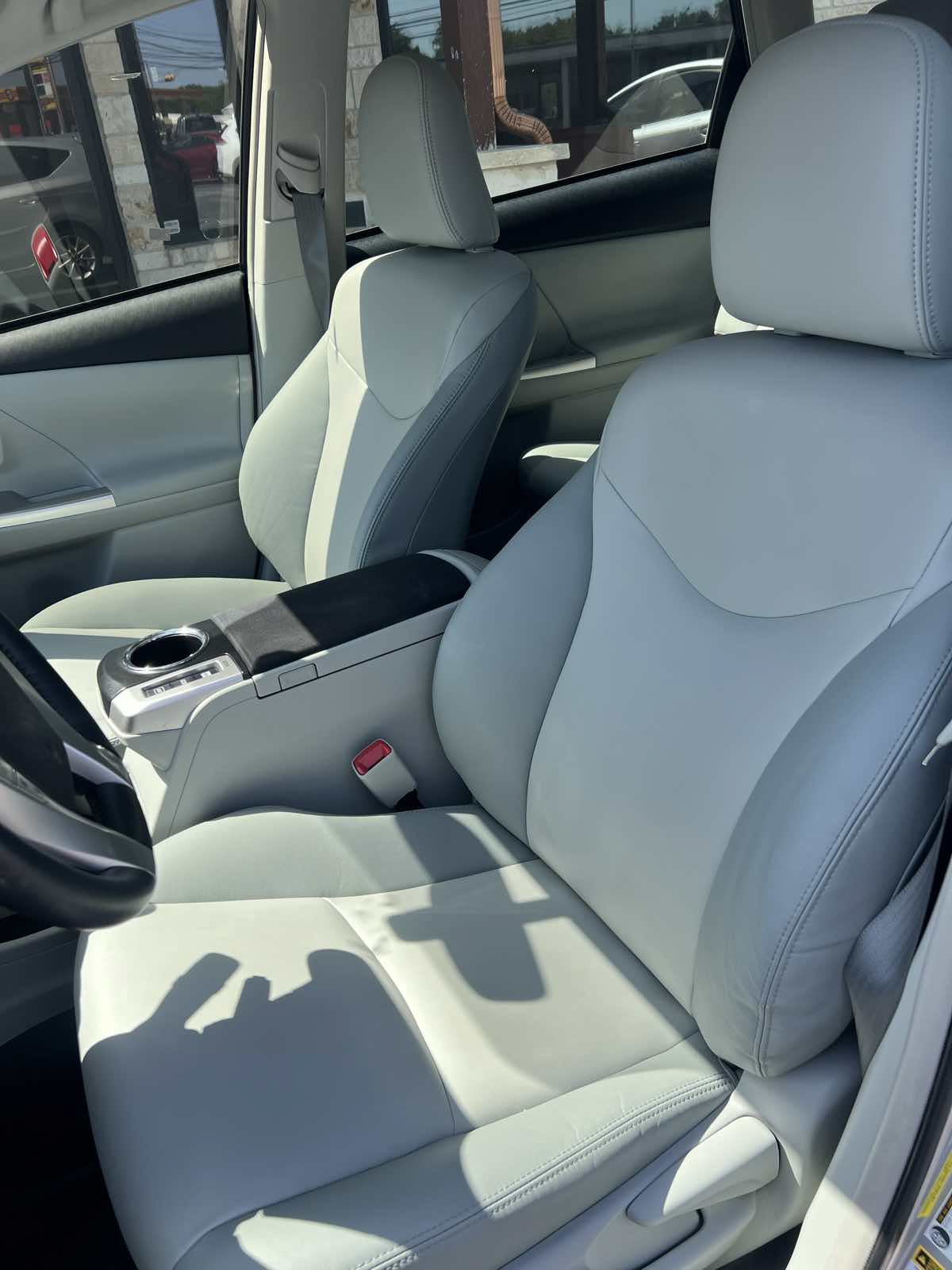 Used 2013 Toyota Prius V Five FWD image 11