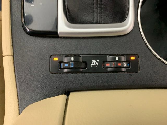 Used 2014 Toyota Highlander Limited image 30