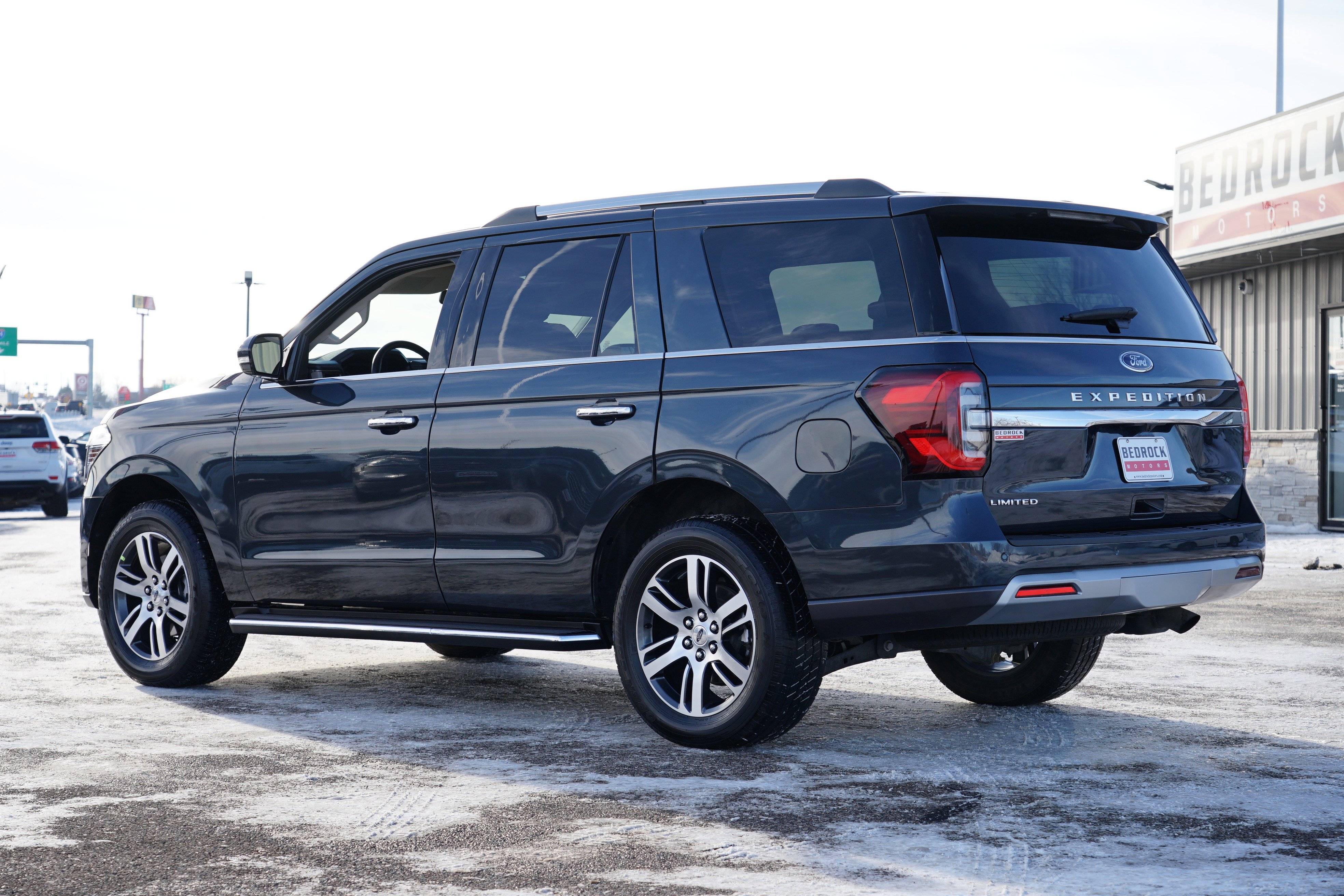 Used 2022 Ford Expedition Limited image 5