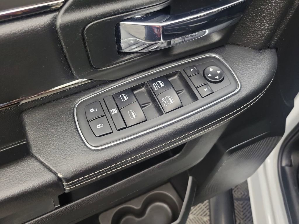 Used 2018 RAM 1500 Sport image 12