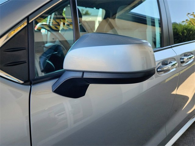 Used 2022 Toyota Sienna XLE image 14
