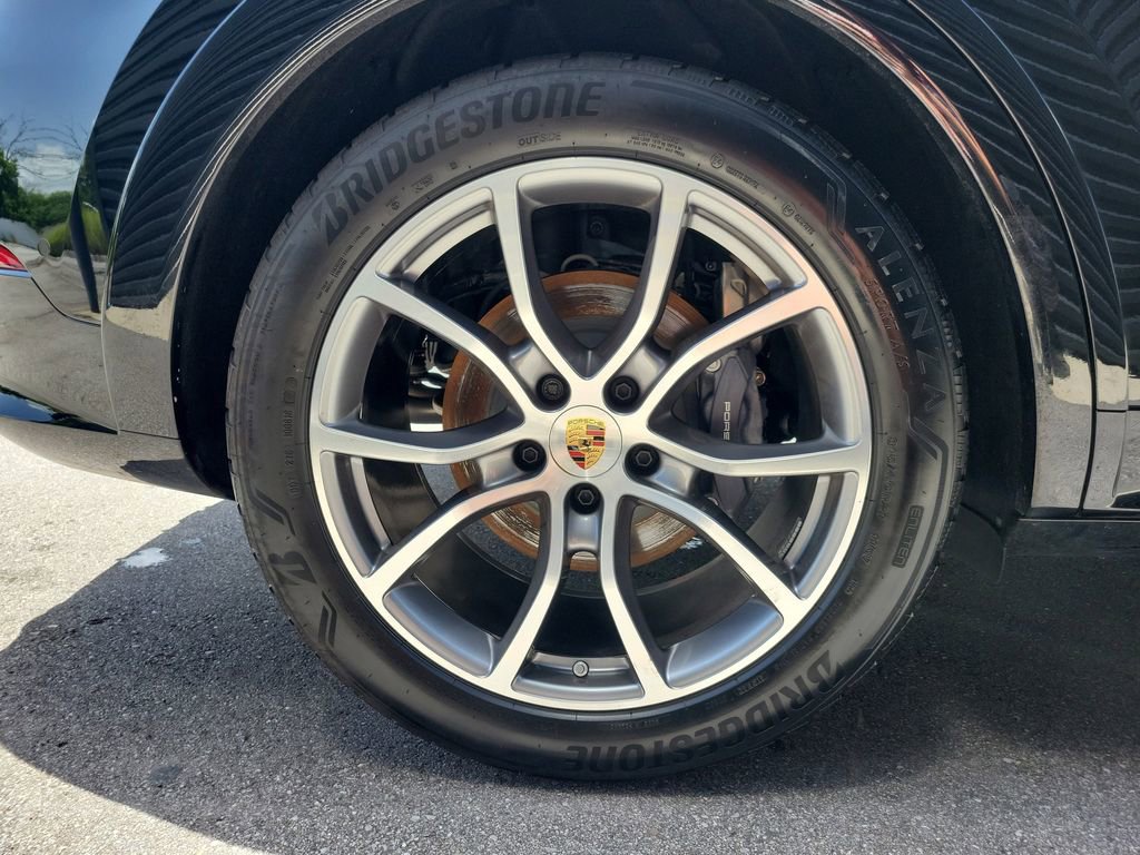 Certified 2025 Porsche Cayenne image 13