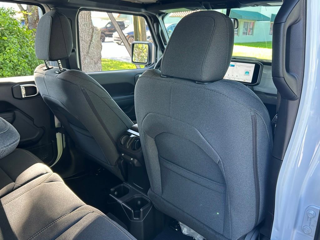 Used 2025 Jeep Wrangler Sport image 32