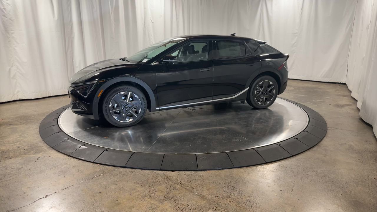 New 2025 Kia EV6 Light w/ Light LR Technology Package image 5