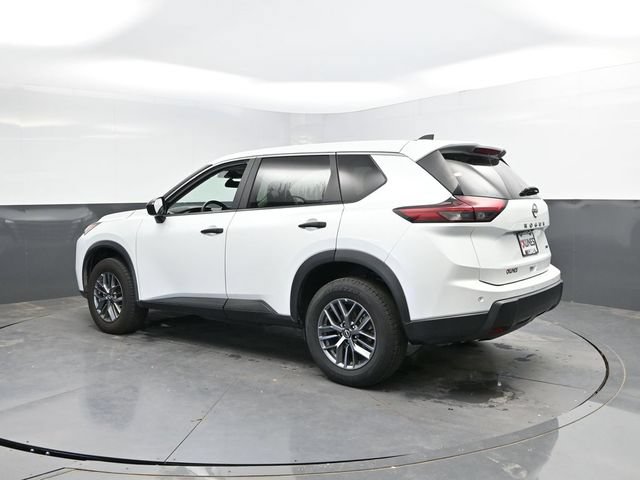 Used 2024 Nissan Rogue S AWD/4WD image 10