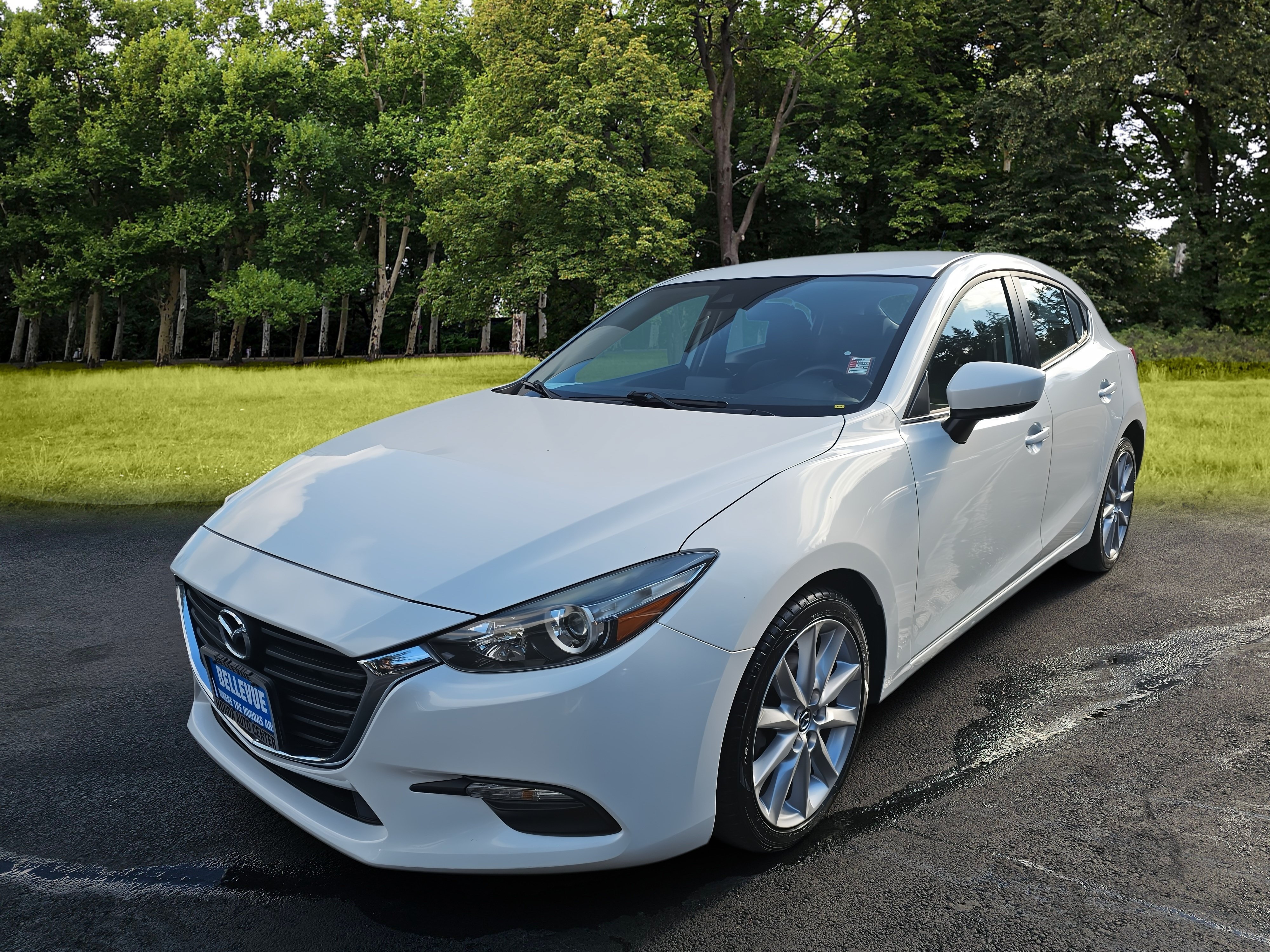 Used 2017 MAZDA MAZDA3 Touring FWD image 3