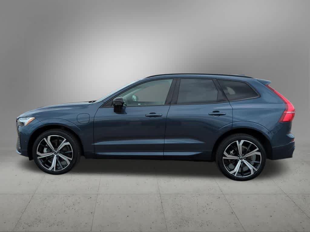Certified 2024 Volvo XC60 T8 Ultimate w/ Protection Package Premier AWD/4WD image 3