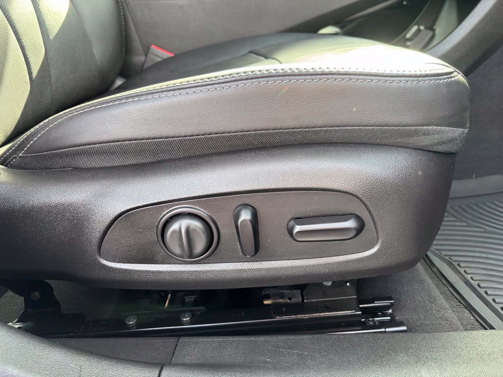 Used 2017 Buick LaCrosse Essence FWD image 20