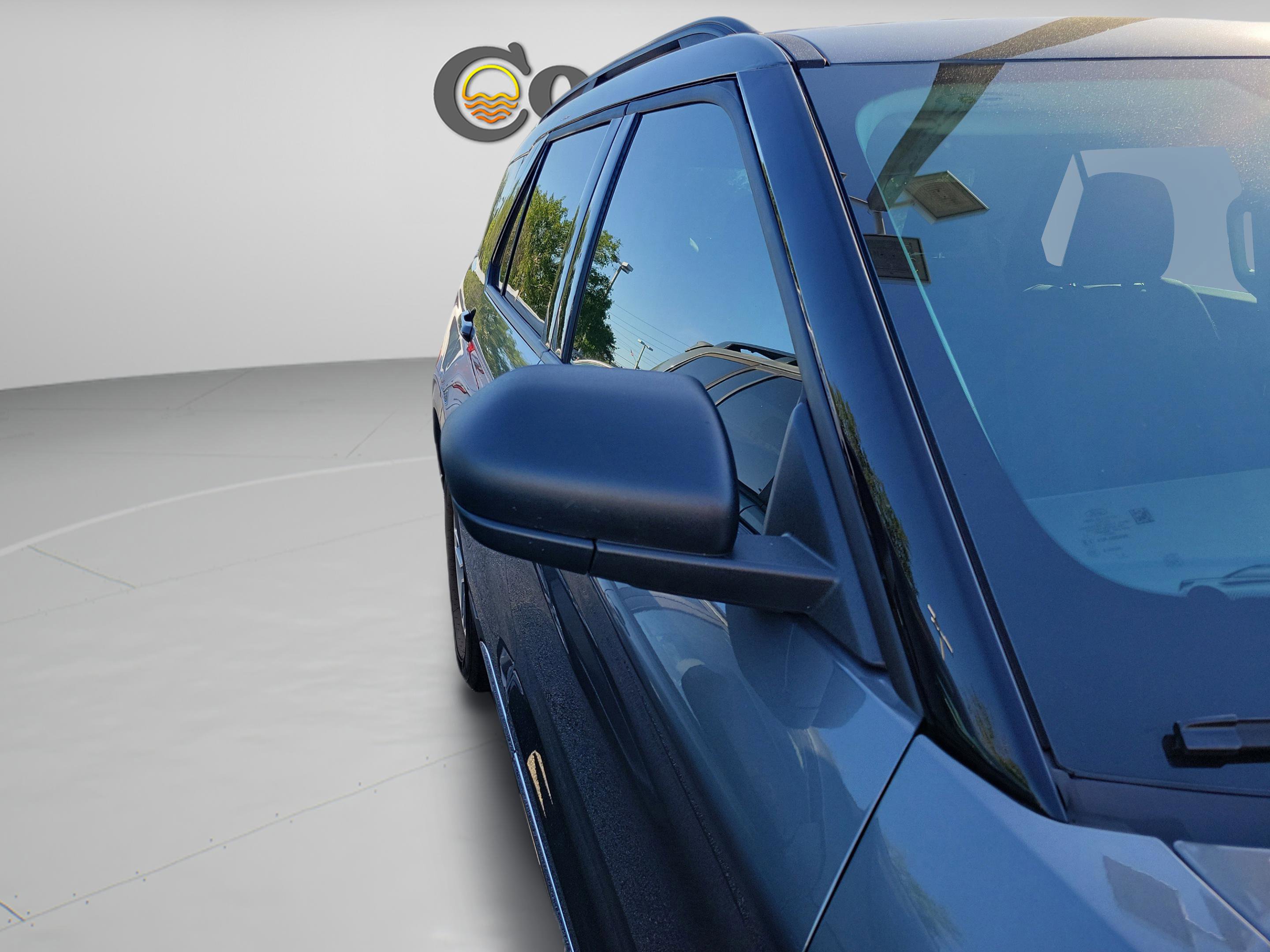 Used 2025 Ford Explorer Active AWD/4WD image 14